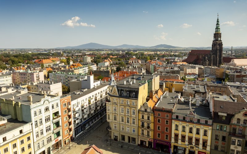 Kolorowe kamienice widziane z góry